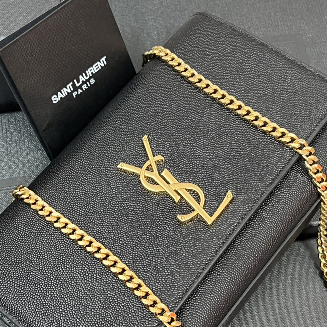 Y51 KATE MEDIUM IN GRAIN DE POUDRE EMBOSSED LEATHER BLACK GOLD 9.4 X 5.7 X 2.1 INCHES
