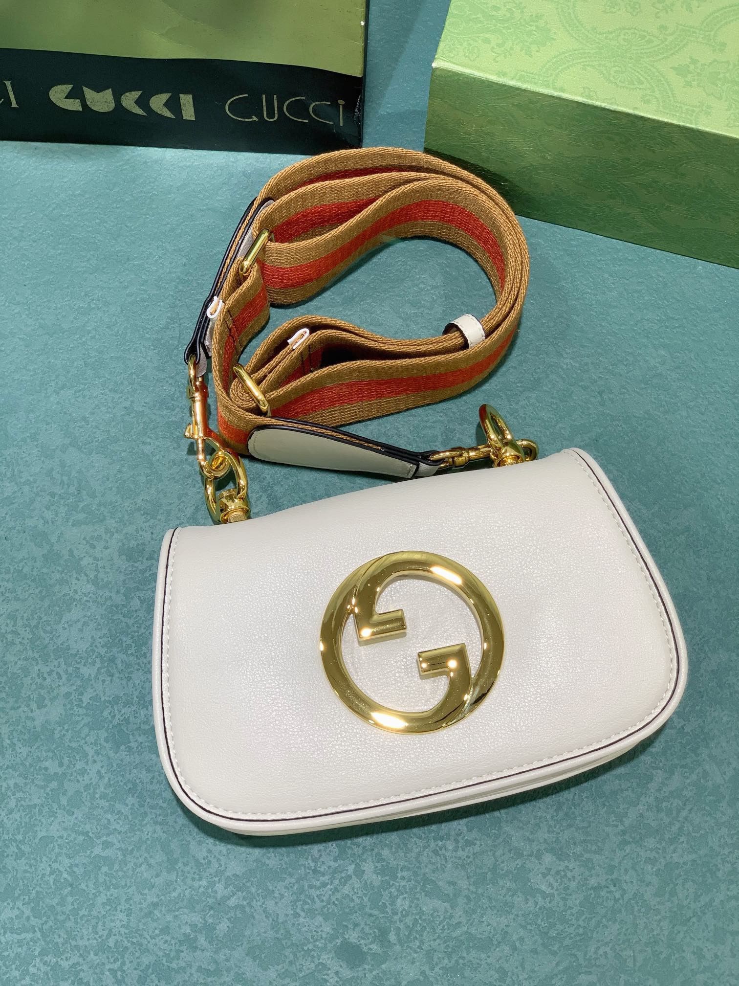 Gvc*1 BLONDIE MINI BAG WHITE 8.7"W x 5.1"H x 2.2"D