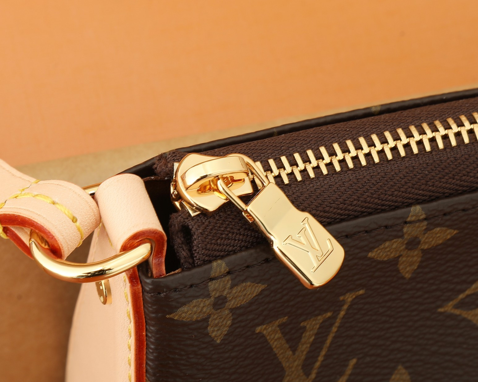 LV M47123 Pochette Tirette 22 x 12 x 5.5 cm