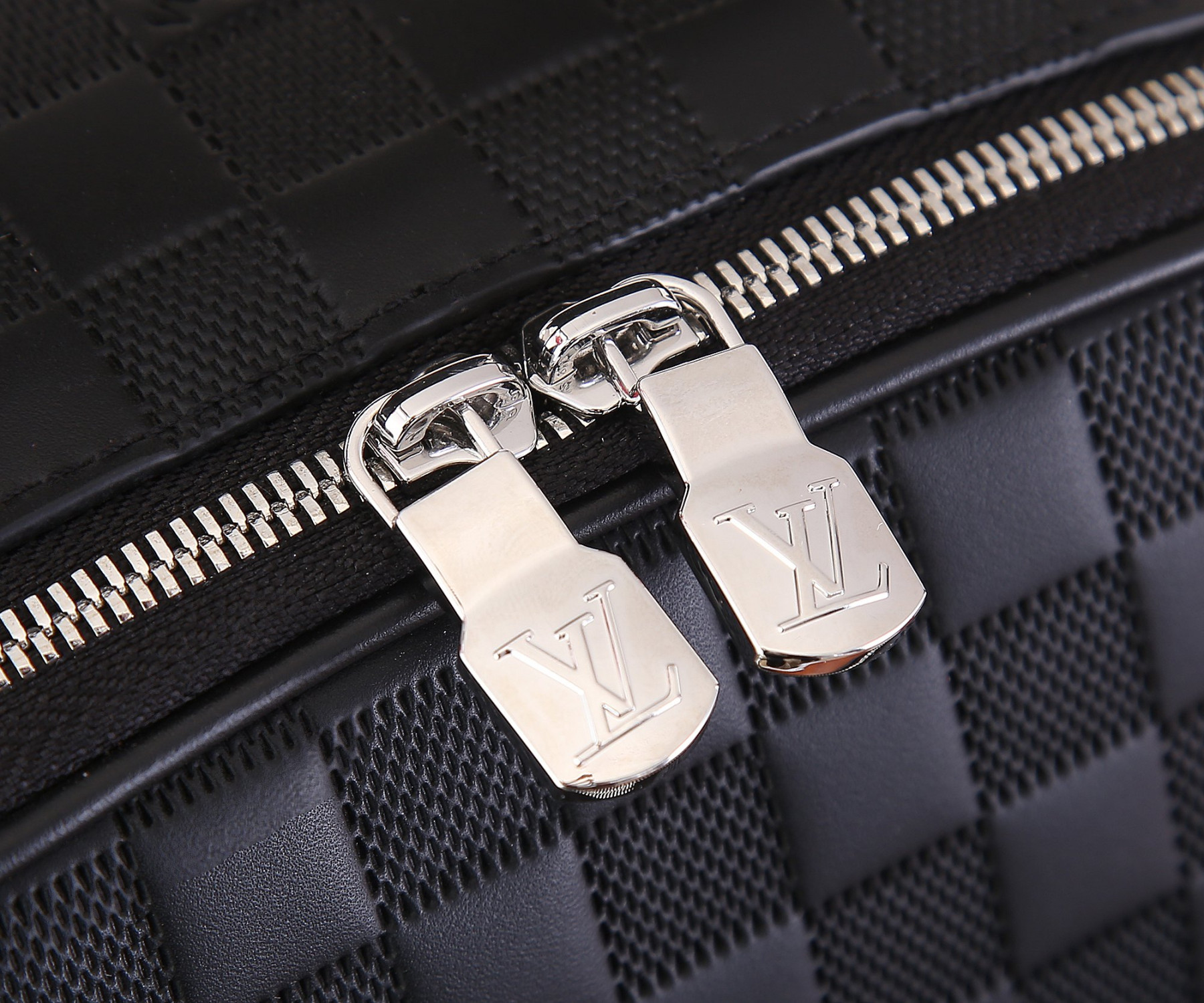 L0vis Vvtt0n N40501 Avenue Backpack 40 x 31 x 15 cm