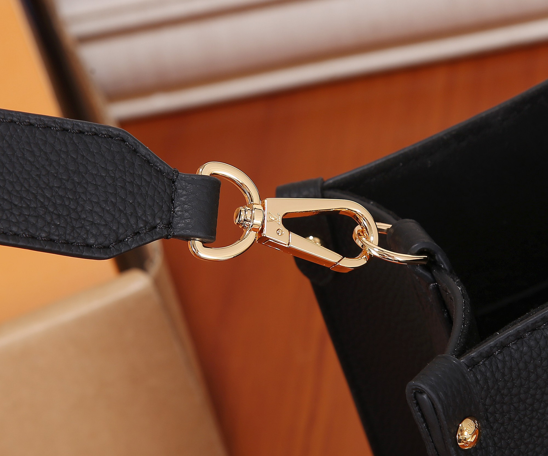 LV M22311 Lock & Go 9.6 x 7.5 x 4.1 inches