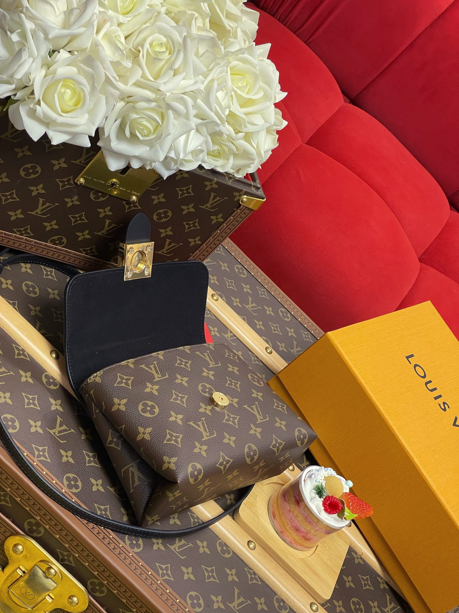 LV Locky BB M44141 7.9 x 6.3 x 3 inches