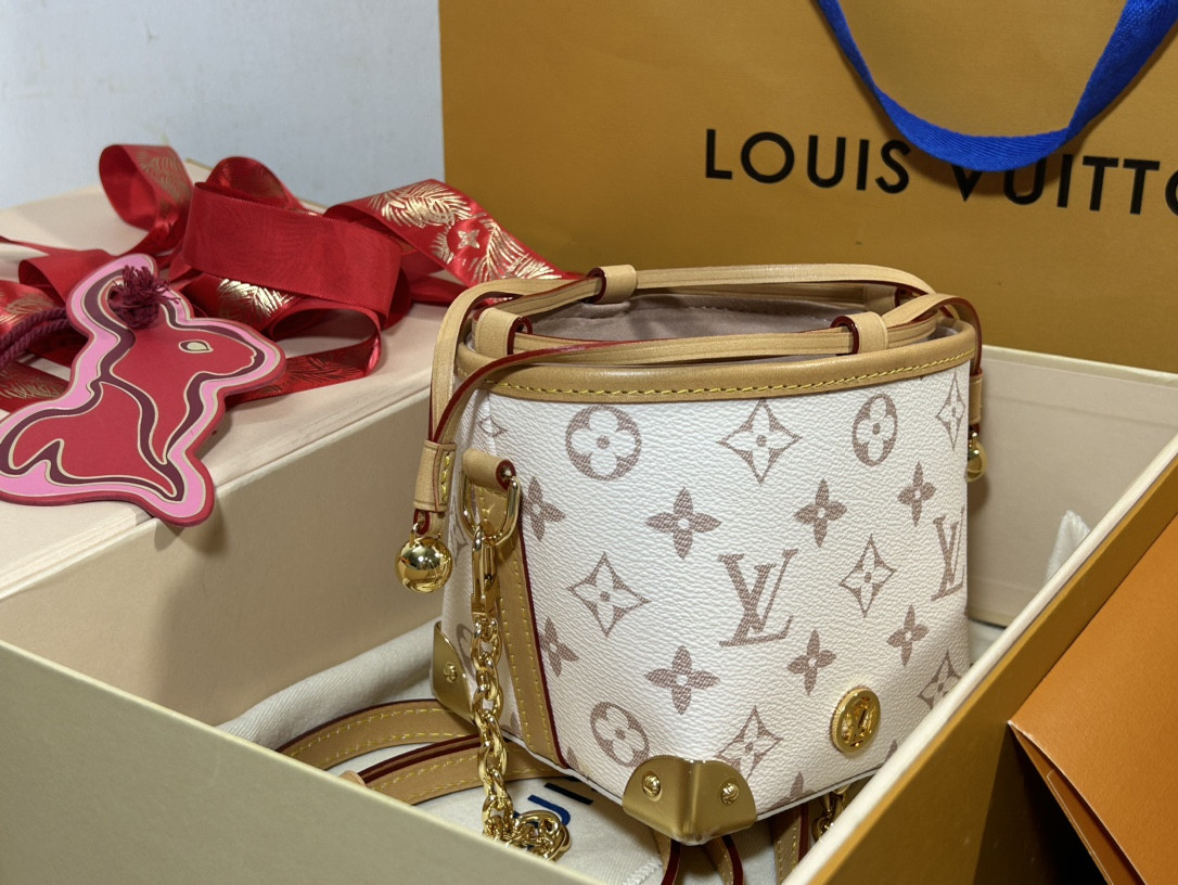 LV M83227 NOE PURSE 11.5 x 11.5 x 11.5 cm