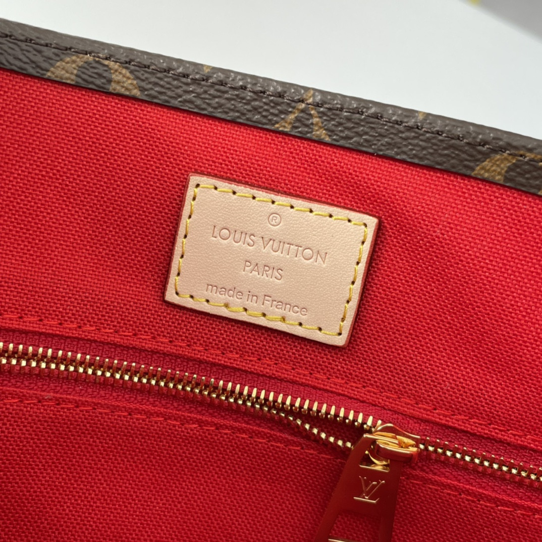 LV M45847 Sac Plat BB 21.5×22×9 cm