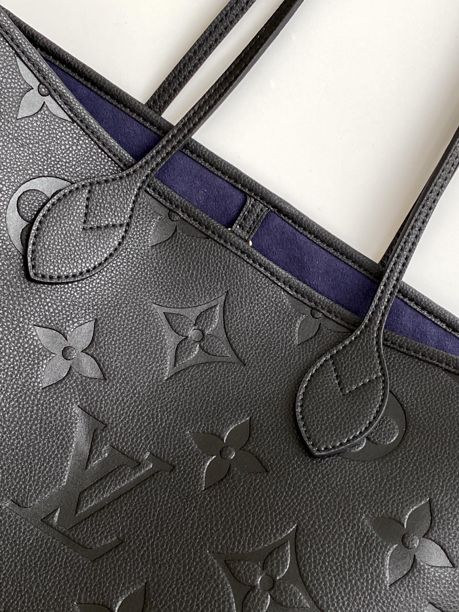 LV M45685 Neverfull MM 12.6 x 11.4 x 6.7 inches Without Box