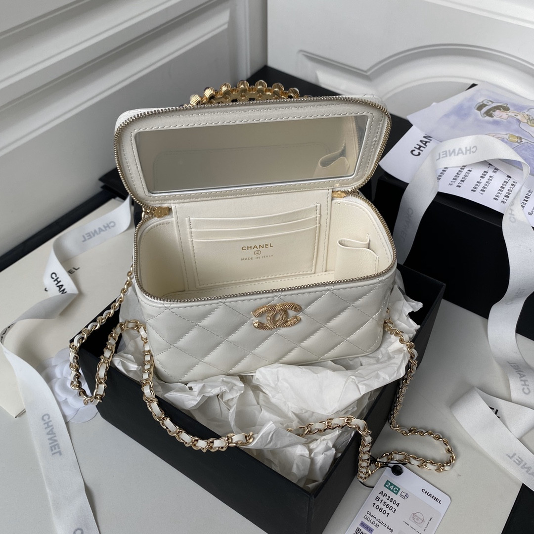 Ch**el 24P CHAIN LEATHER SQUARE BOX SHOULDER BAG WHITE 16x10x8cm