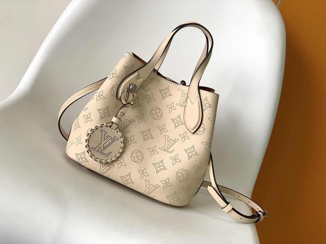 LV  Blossom M21909 20.0 x 20.0 x 12.5 CM