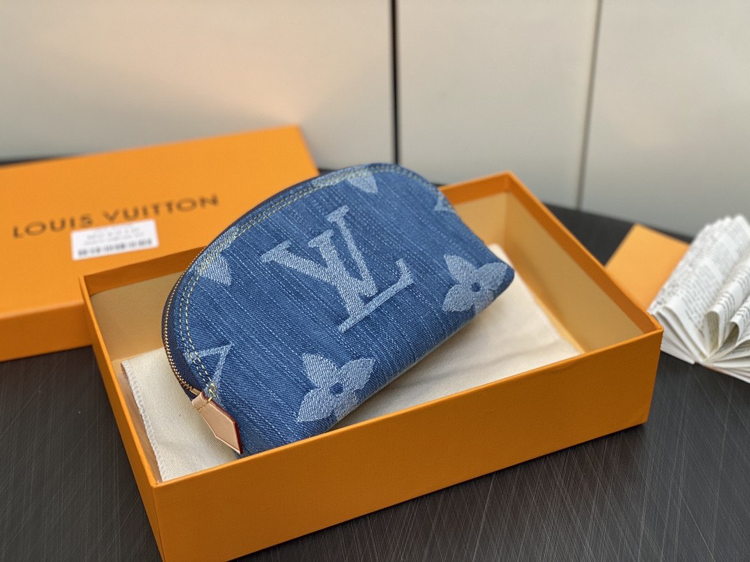 LV M24316 Pochette Cosmétique PM 19 x 12 x 6 cm