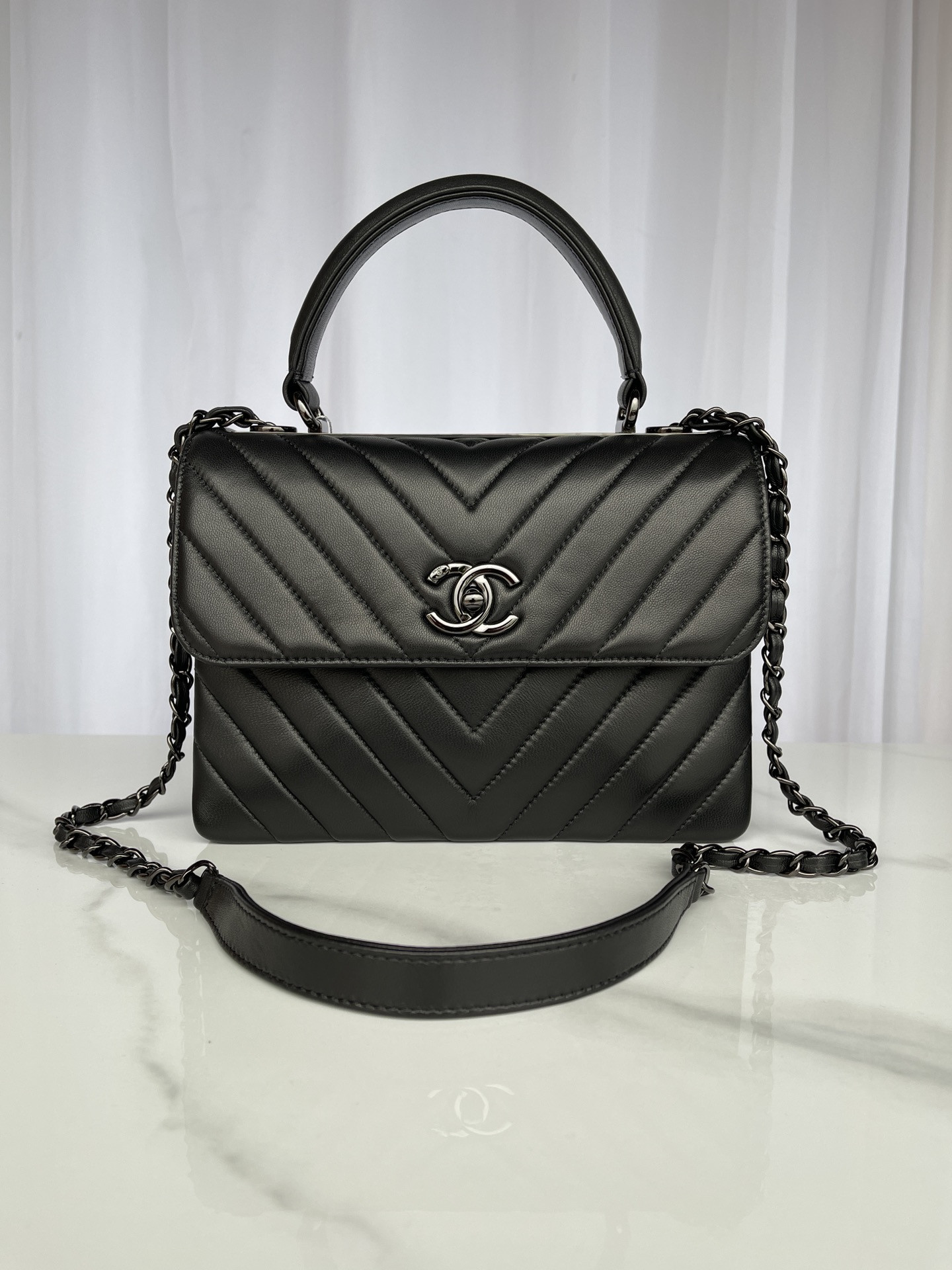 Ch**el FLAP BAG WITH TOP HANDLE 6.6 × 9.8 × 4.7 in