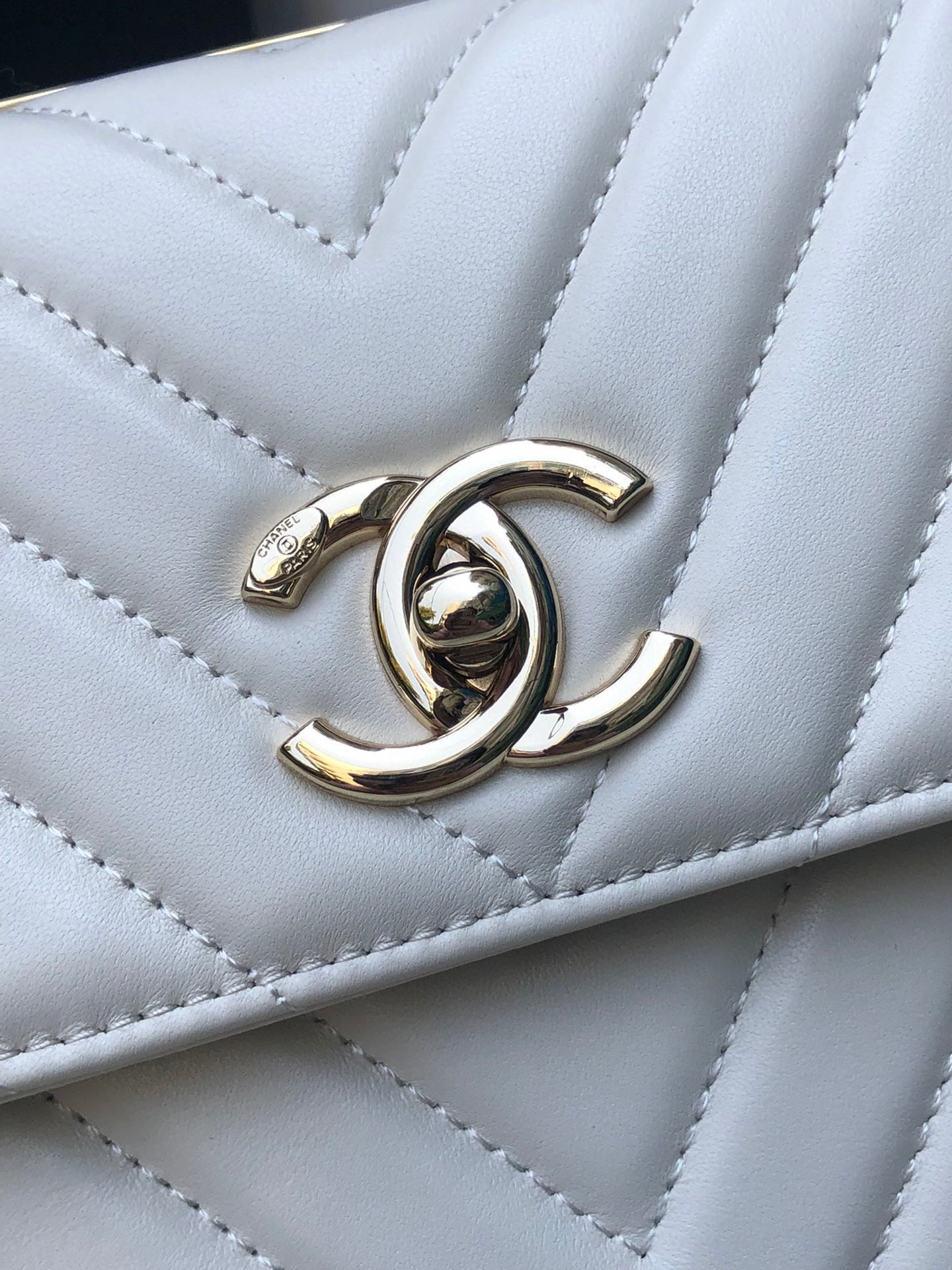 Ch**el FLAP BAG WITH TOP HANDLE WHITE 6.6 × 9.8 × 4.7 in