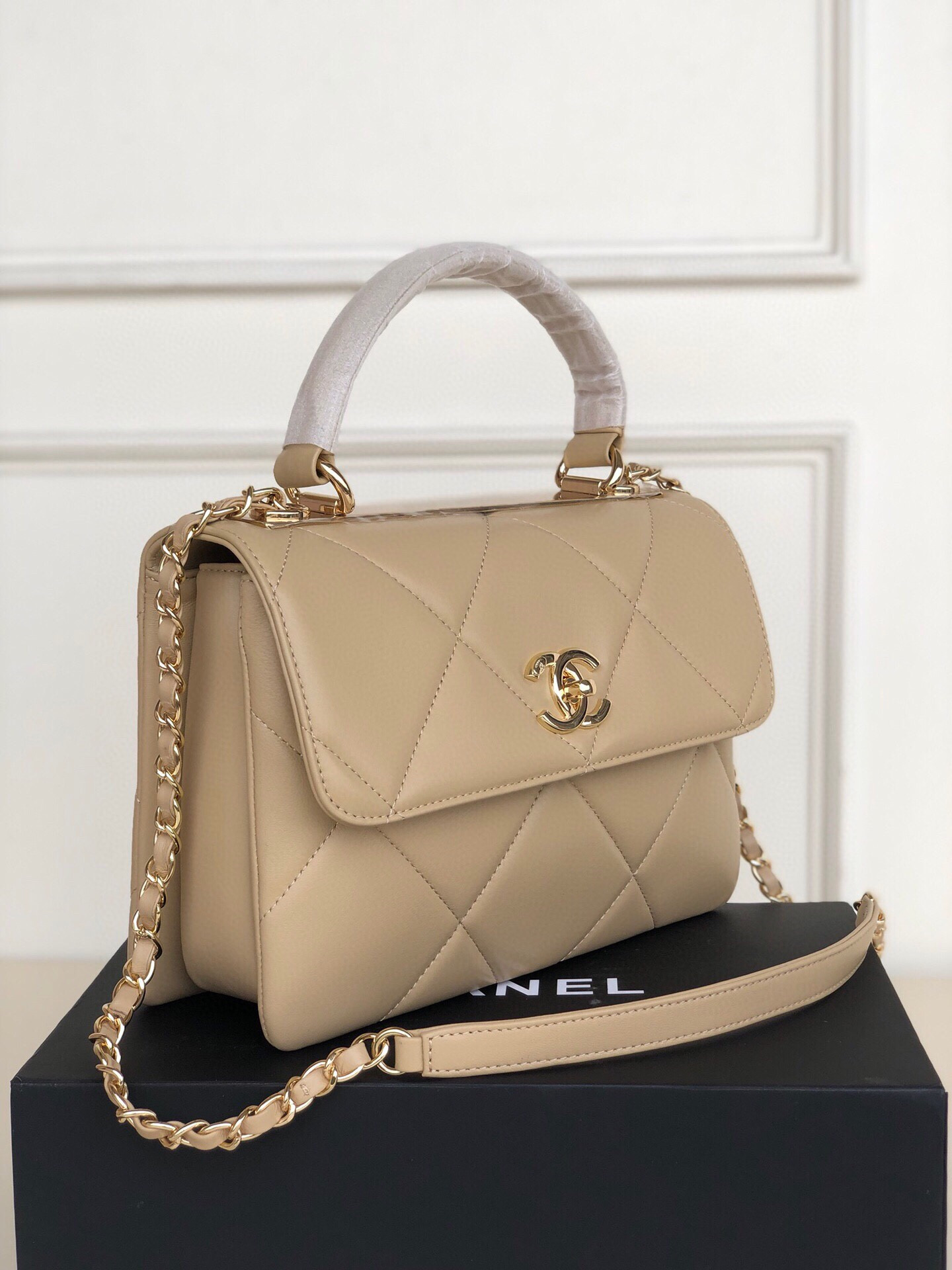 Ch**el FLAP BAG WITH TOP HANDLE 6.6 × 9.8 × 4.7 in