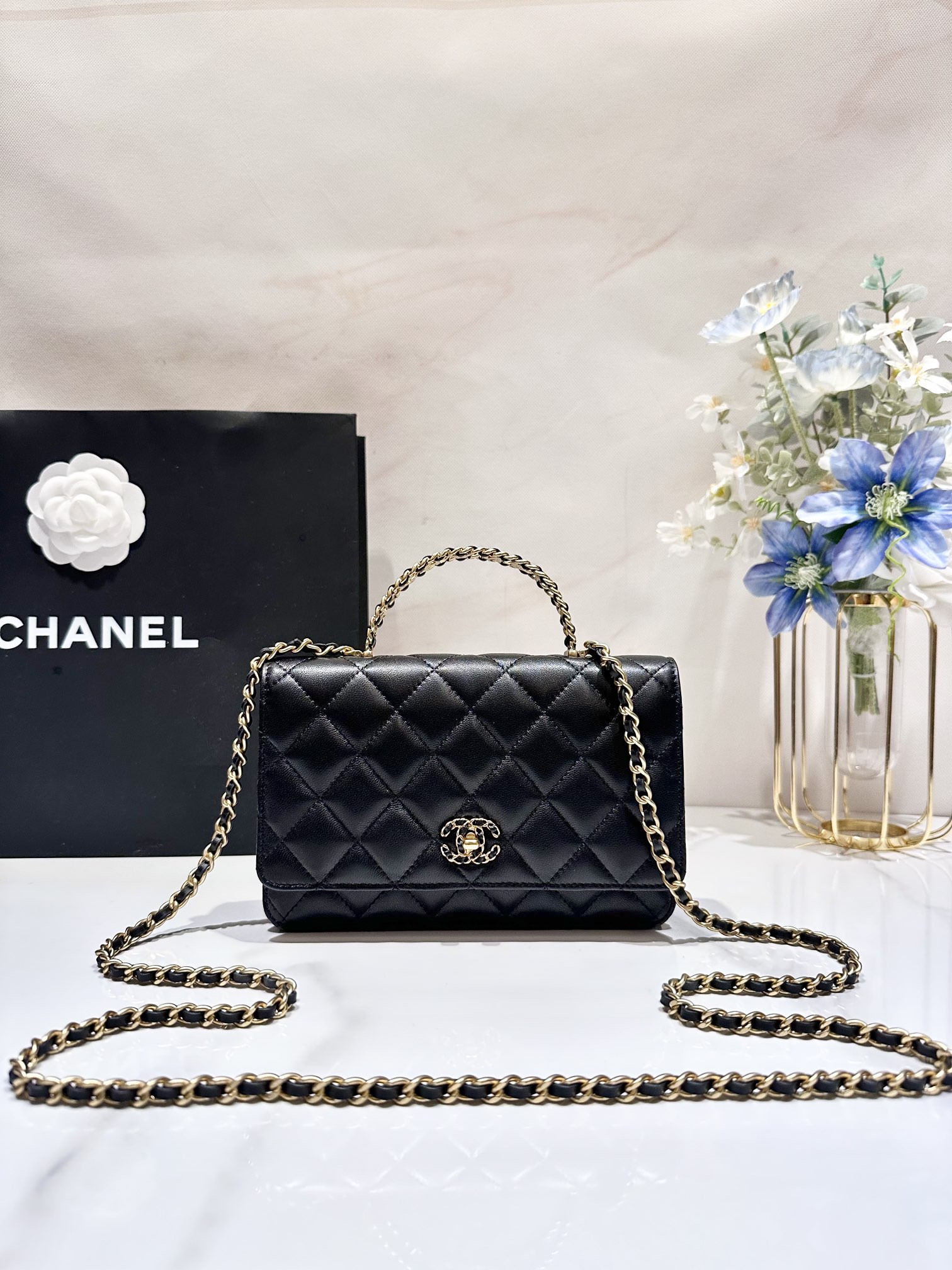 Ch**el CLASSIC WALLET ON CHAIN Rhinestone Handle 4.8 × 7.5 × 1.4 IN
