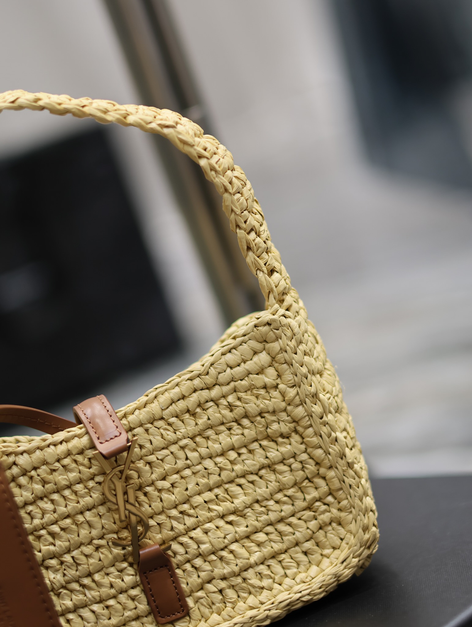 Y51 LE 5 À 7 MINI IN RAFFIA  Color Natural 7.5X4.5X1.8 INCHES