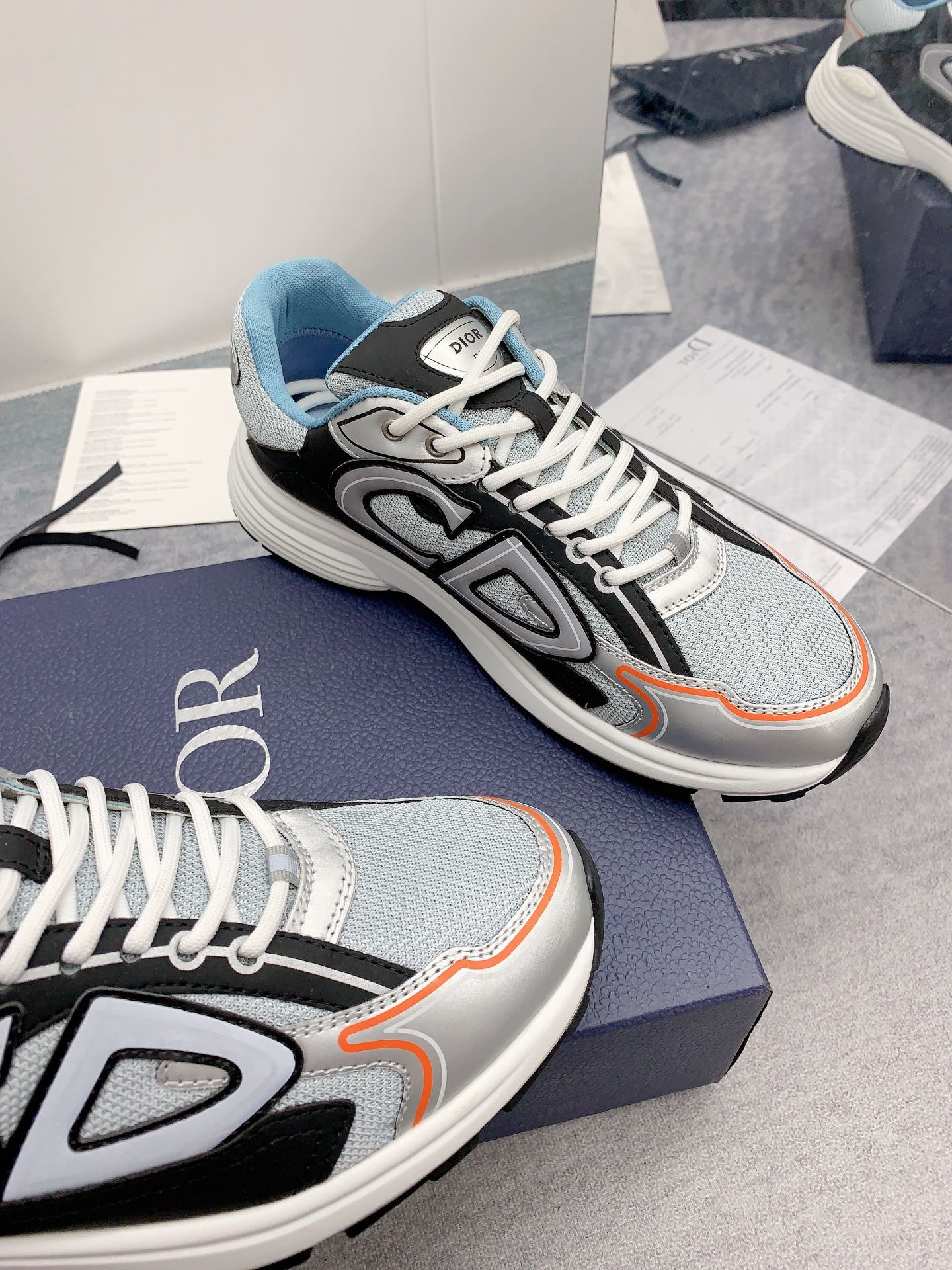UA D10r B30 Silver Dark Grey