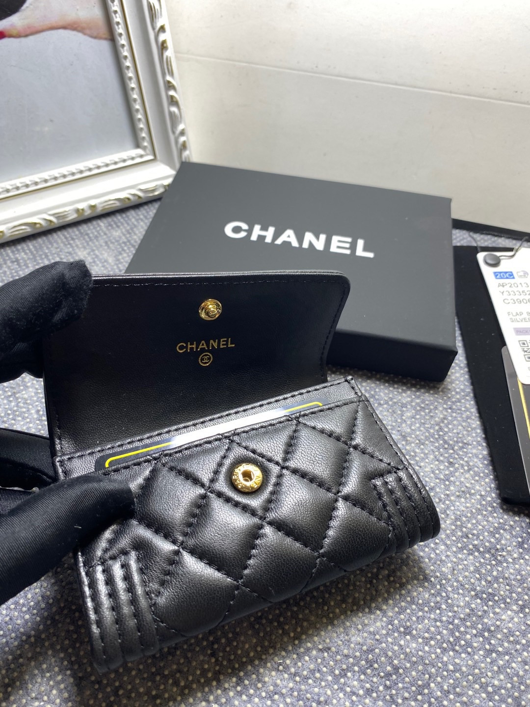 Ch**el FLAP WALLET 12-7CM