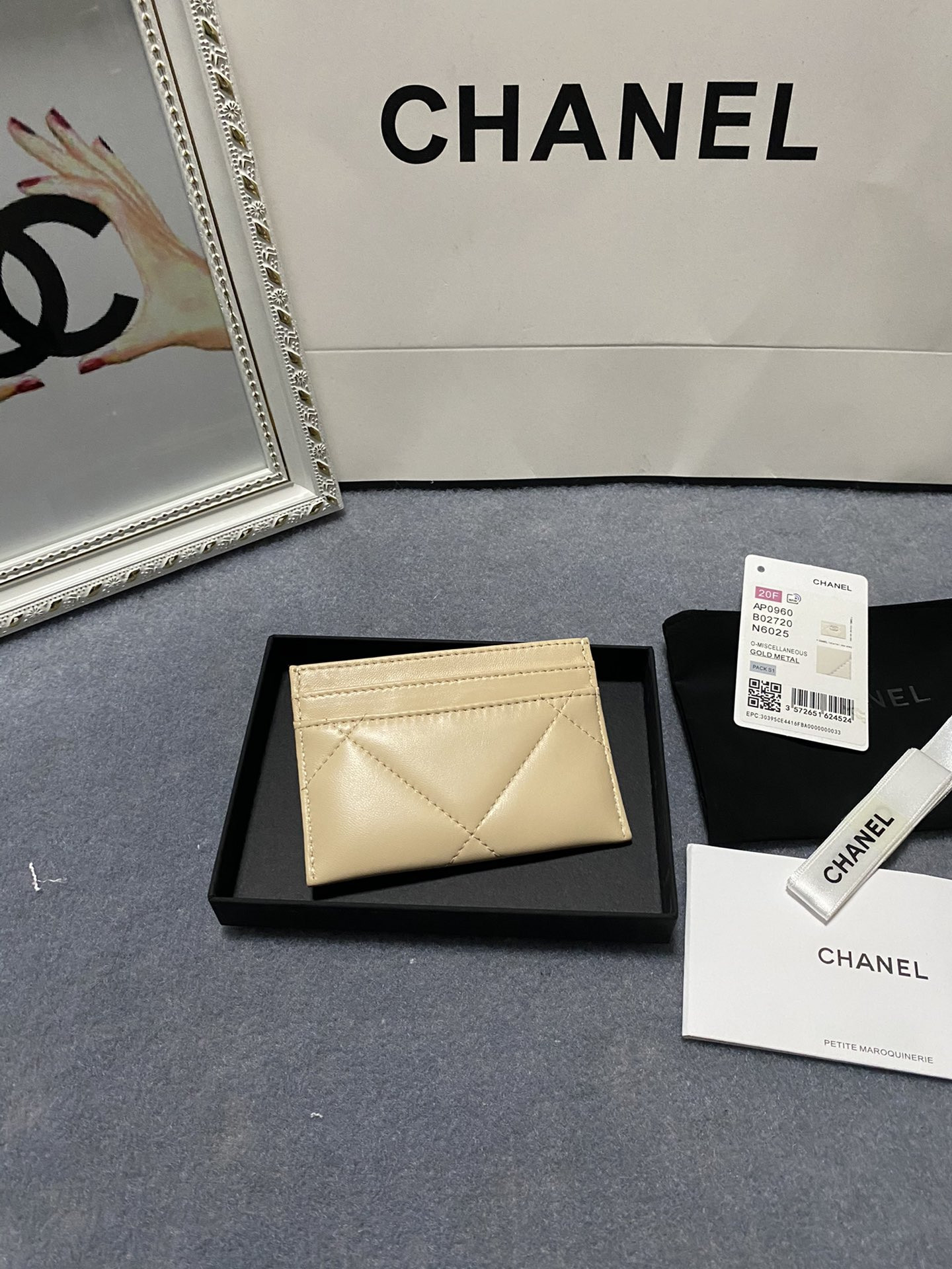 Ch**el CARD HOLDER 11.2×7.5×0.5cm