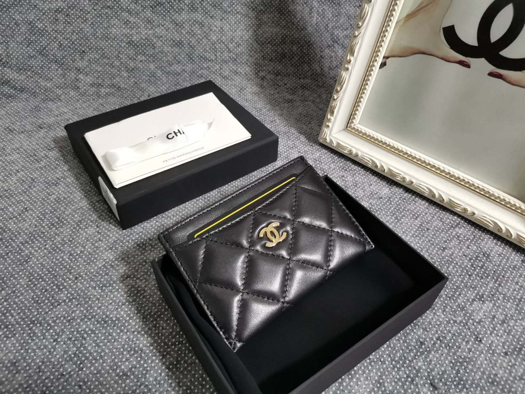 Ch**el card holder 10cm
