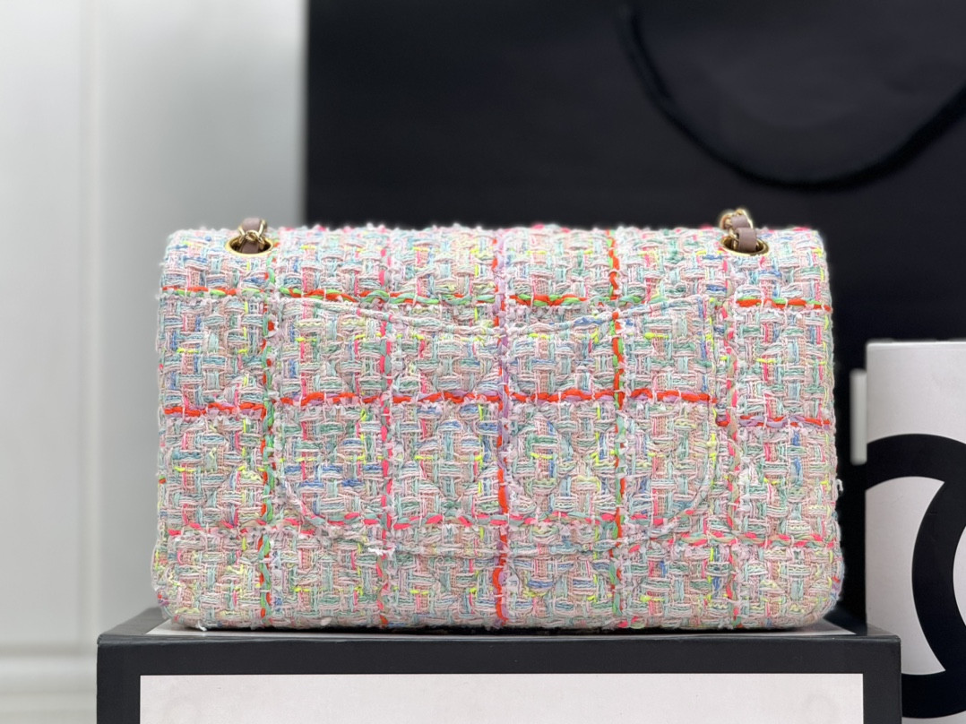 Ch**el CLASSIC 11.12 HANDBAG  4.7 × 7.8 × 2.3 in