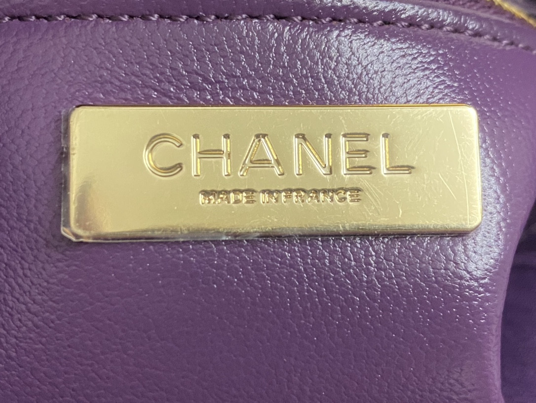 Ch**el MINI SHOPPING BAG Shiny Lambskin & Gold-Tone Metal 22x23x5.5cm