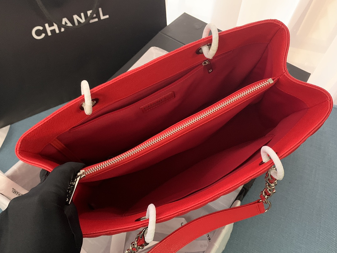 Ch**el GST CAVIAR LEATHER HARDWARE 24X33X13CM