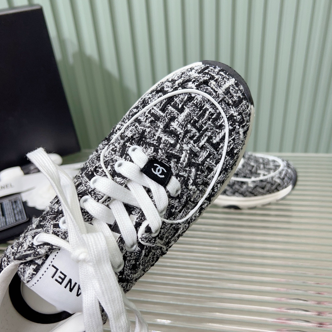 UA Ch**el SNEAKERS Tweed