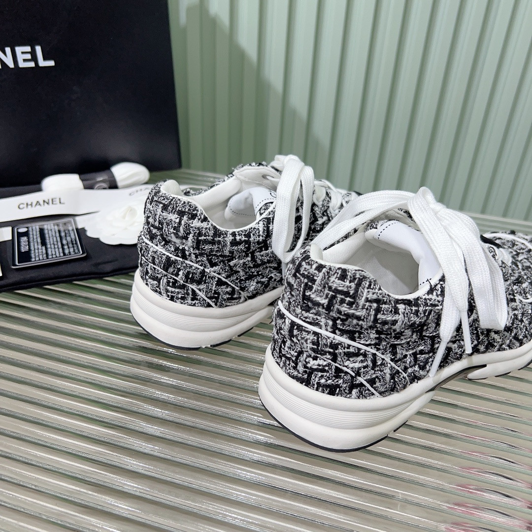 UA Ch**el SNEAKERS Tweed
