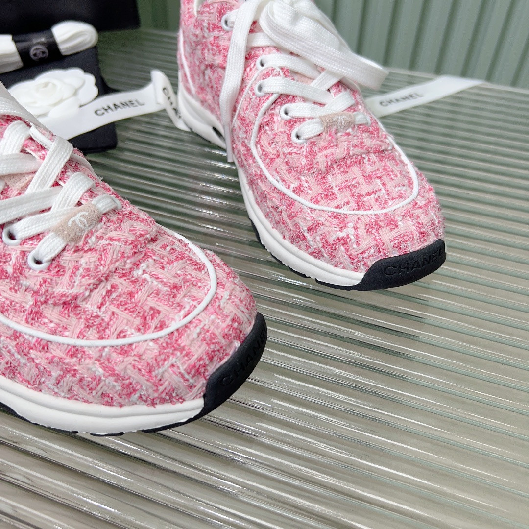 UA Ch**el SNEAKERS Tweed
