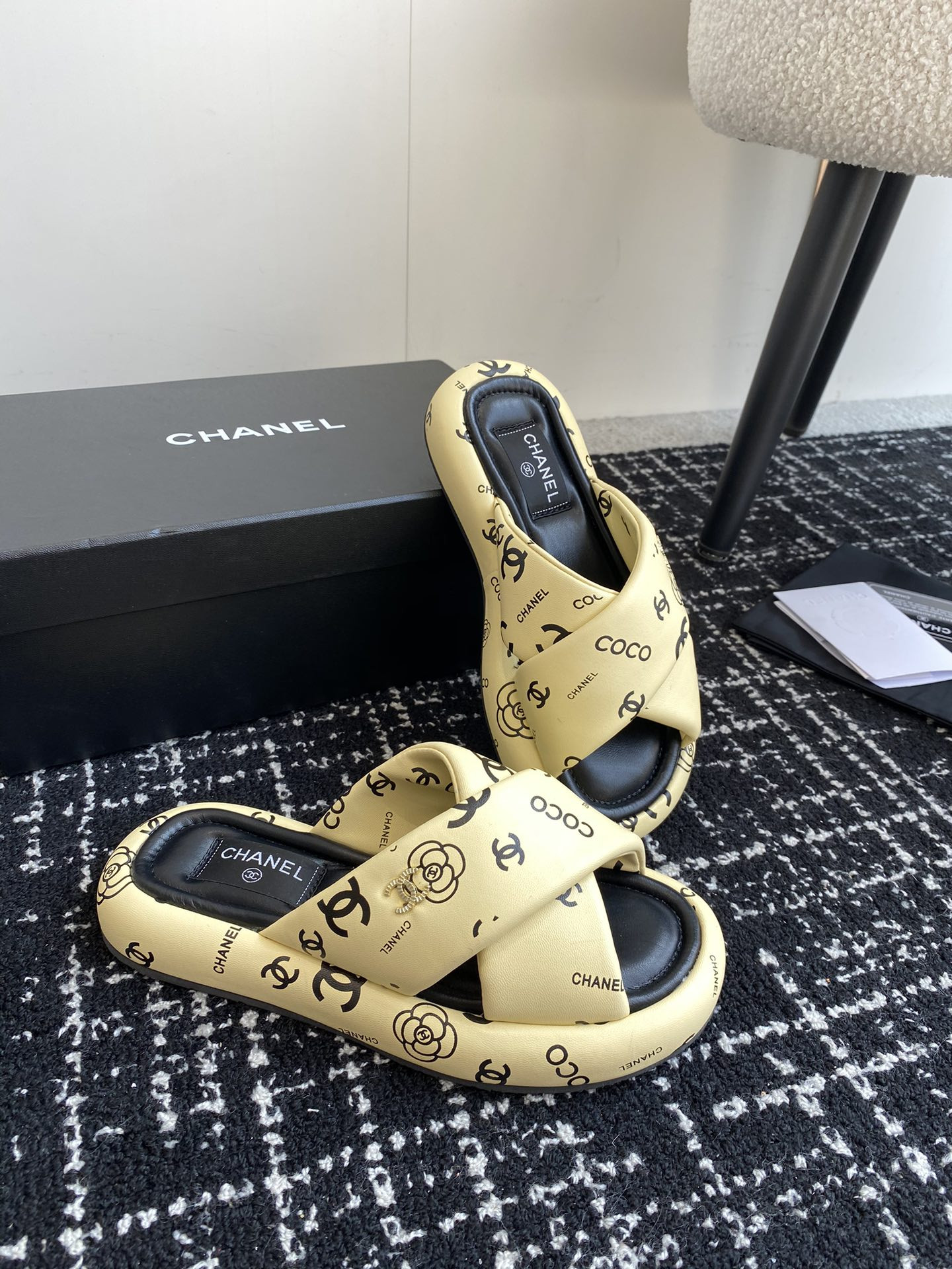 UA Ch**el SLIPPERS