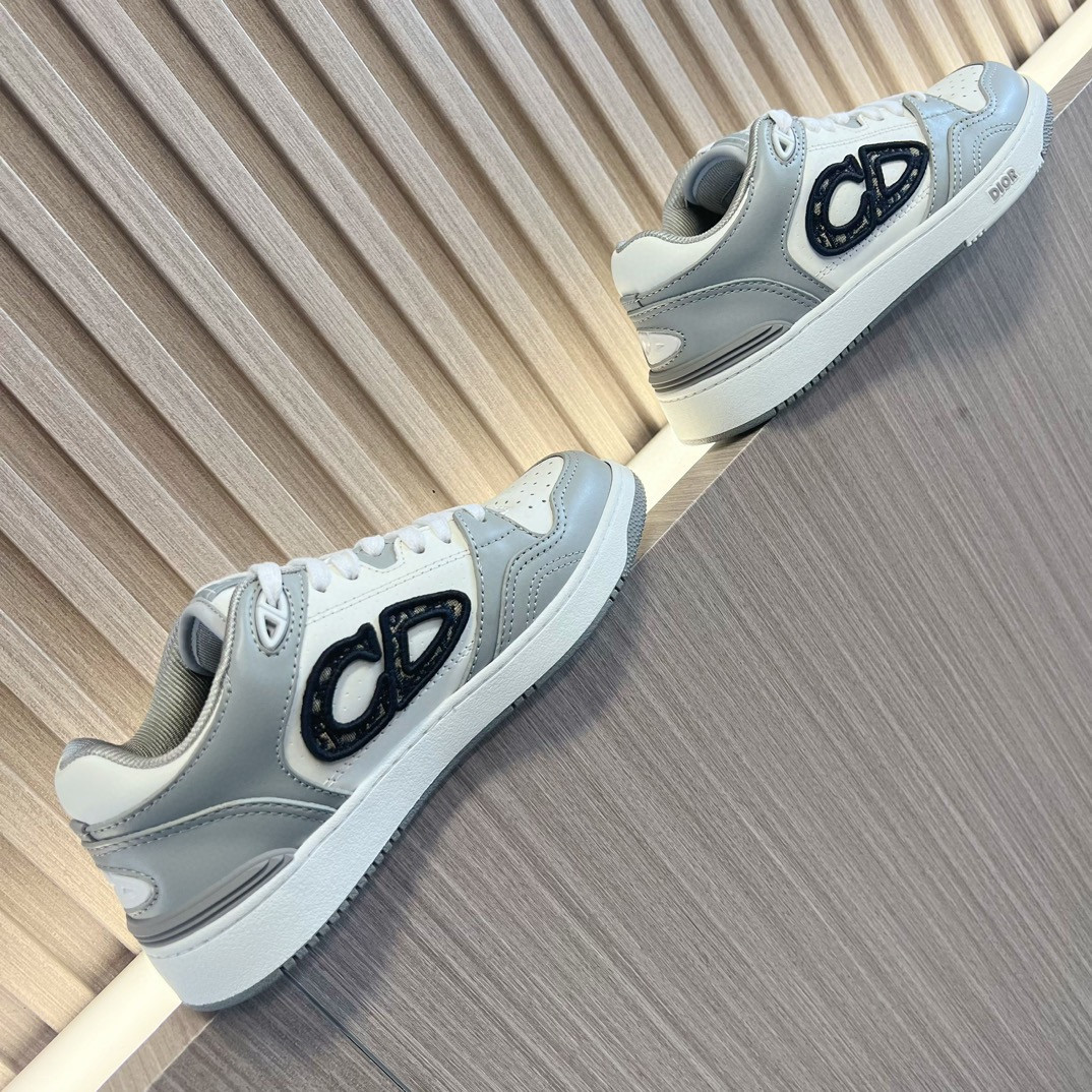 UA D10r B57 Low-Top Sneaker  Gray and White