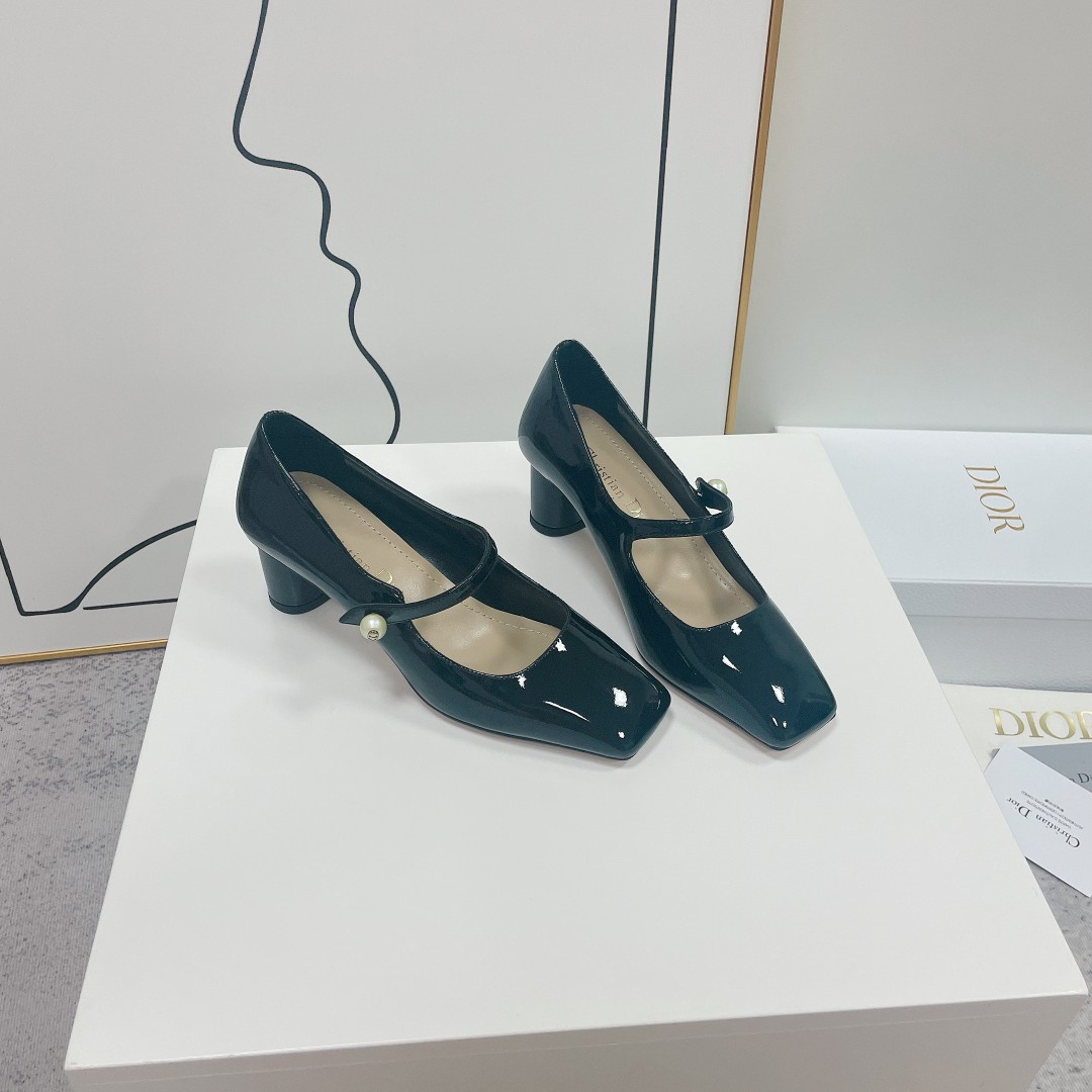 UA Jolie D10r Pump