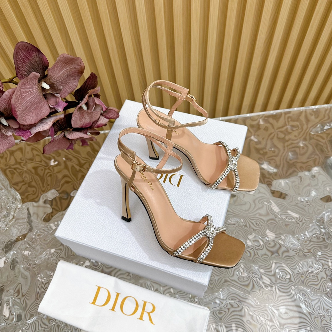 UA D10r Slingback Pump