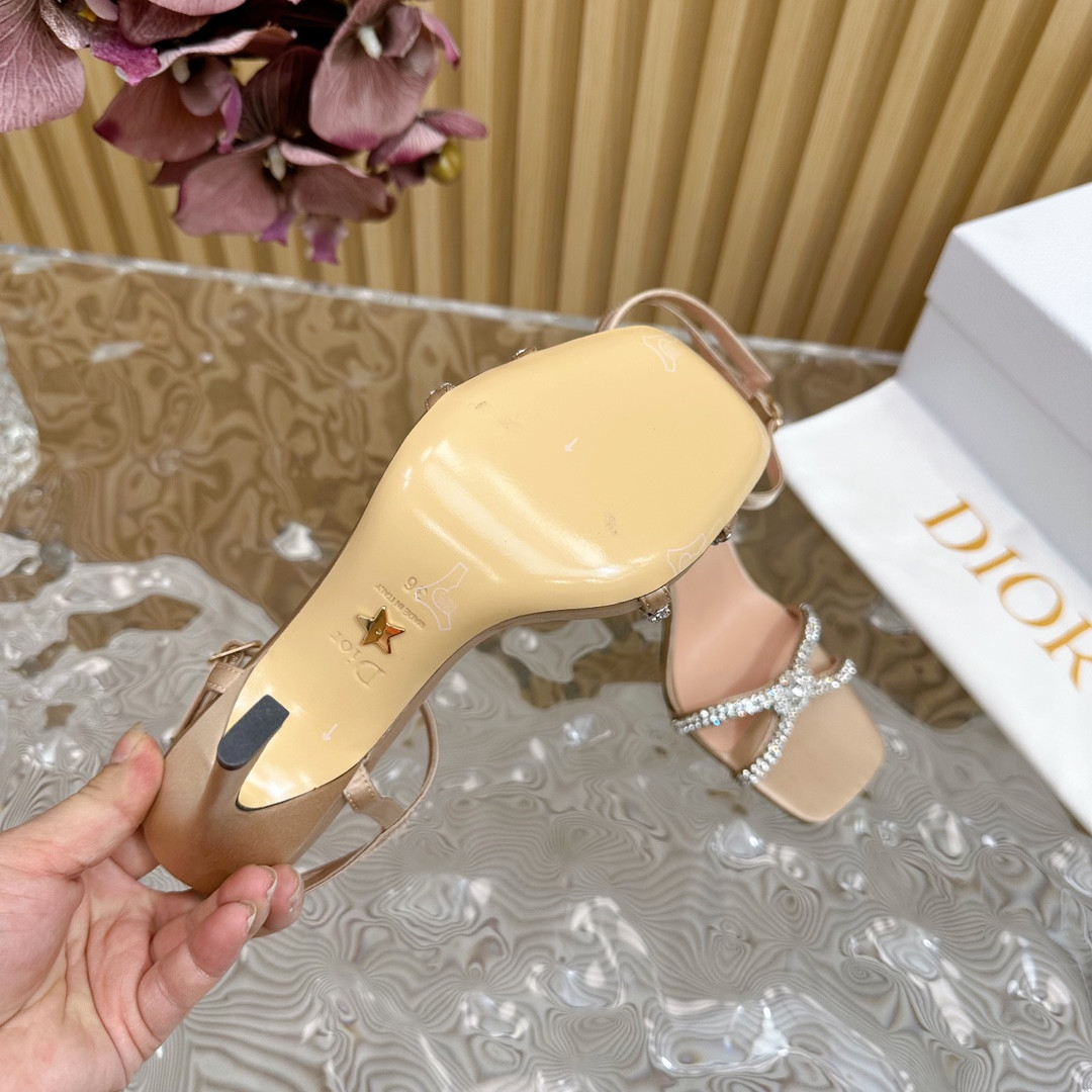 UA D10r Slingback Pump