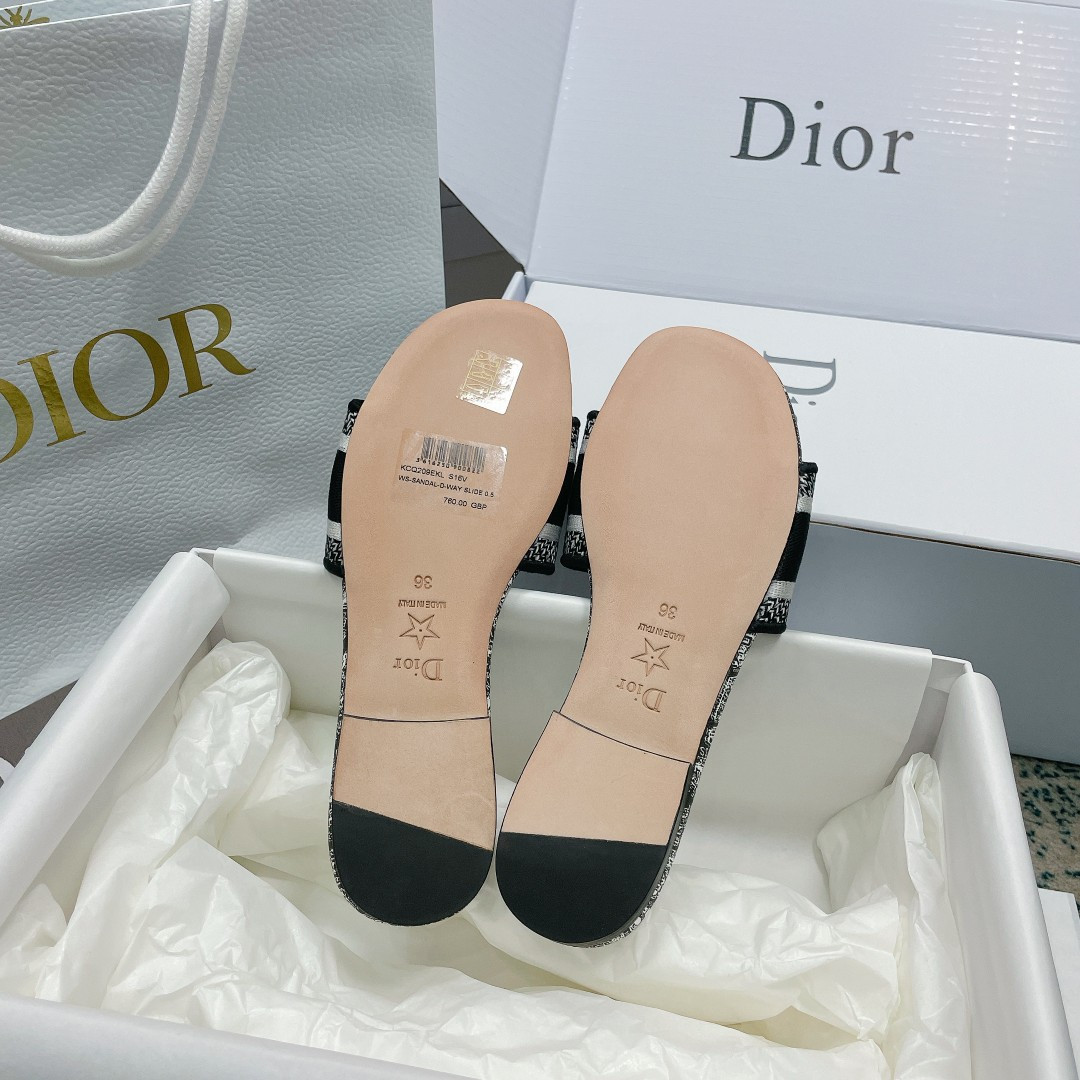 UA D10r Dway Slide