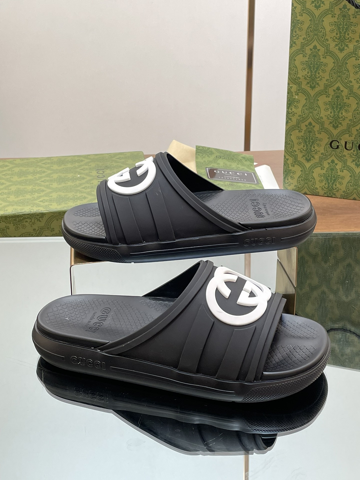 UA Gvc*1 INTERLOCKING G SLIDE SANDAL