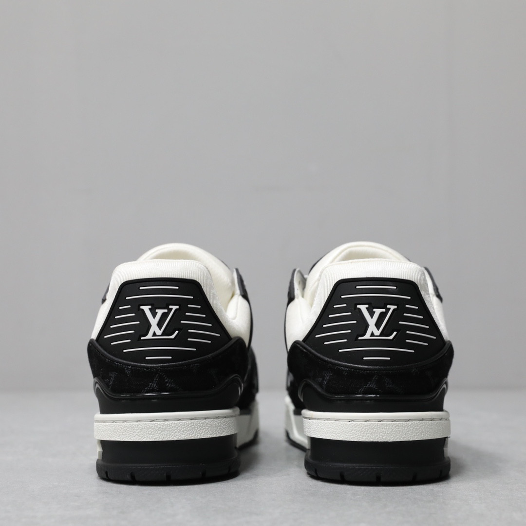 UA LV Trainer Sneaker
