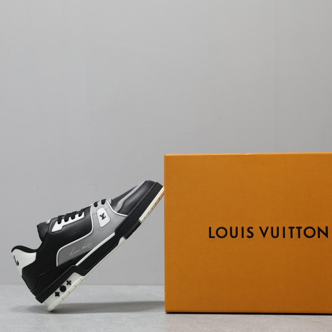 UA LV Trainer Sneaker