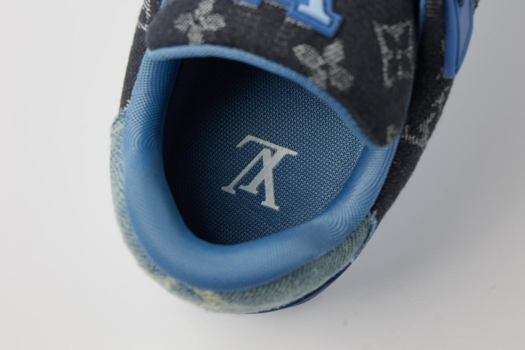 UA LV Trainer Sneaker