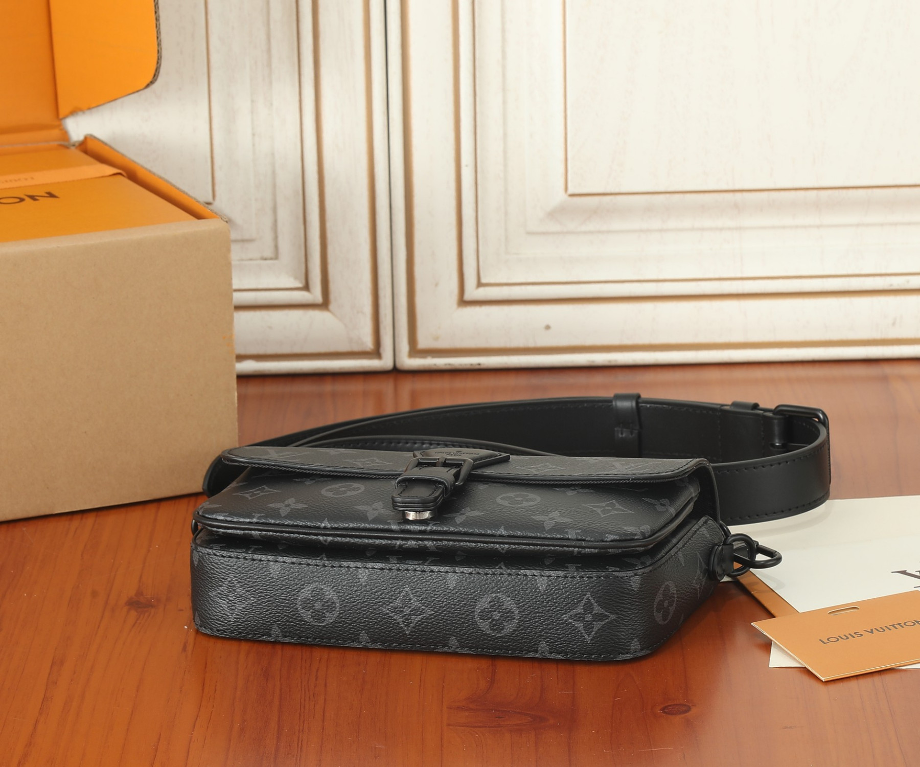 LV Montsouris Wearable Wallet M83567  8.7 x 4.7 x 2.4 in