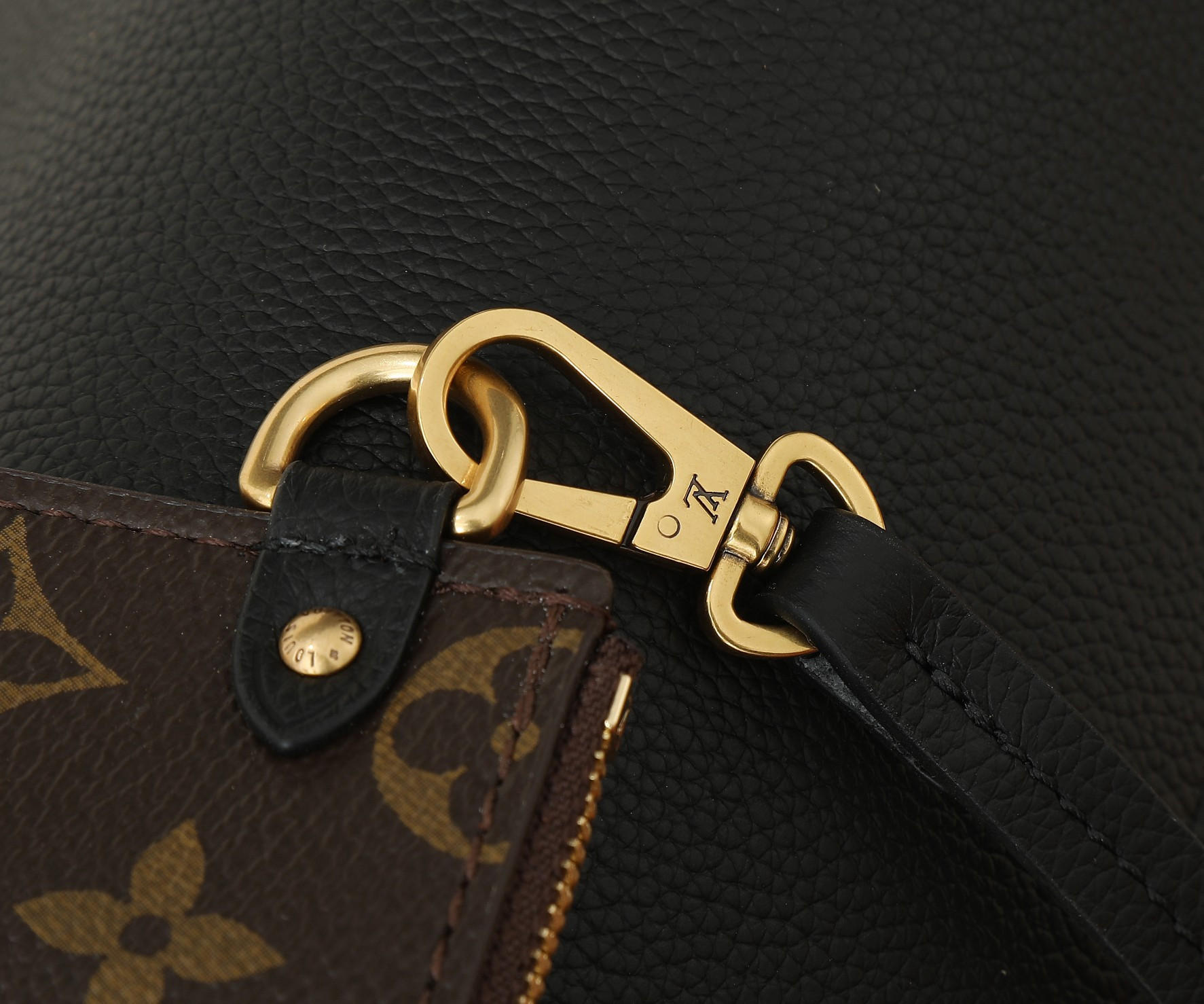 LV Low Key Hobo MM M24856 12.2 x 13.8 x 7.1 in