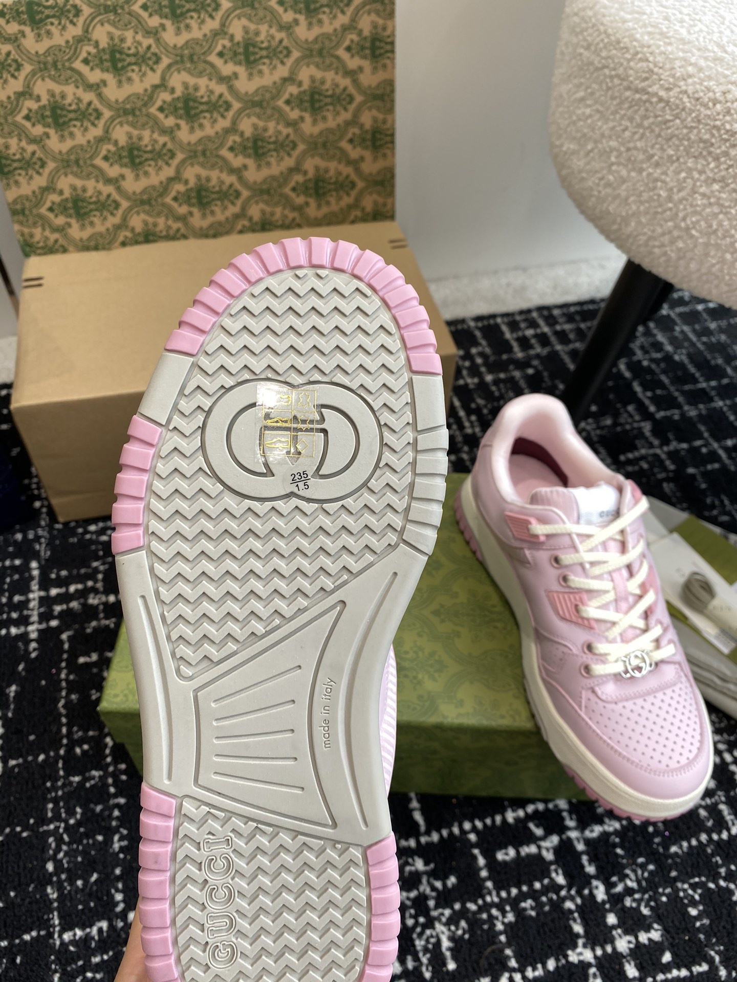 UA Gvc*1 Low-Top SNEAKER