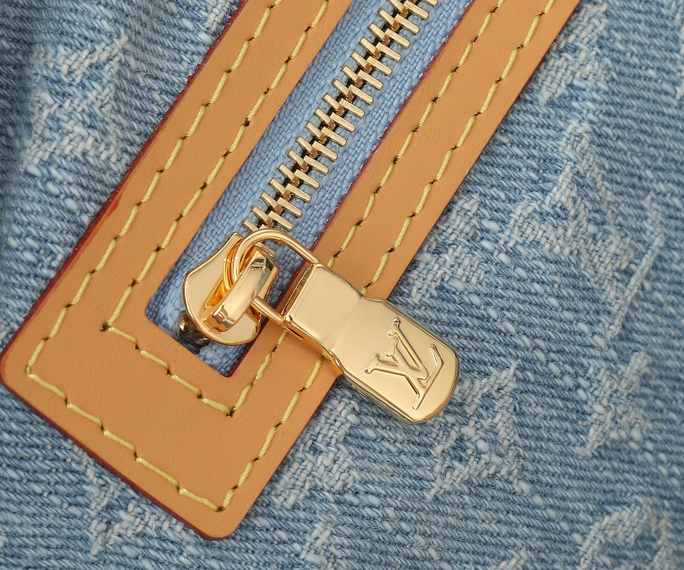 LV Keepall Bandoulière 45 M25334 17.7 x 10.6 x 7.9 inches