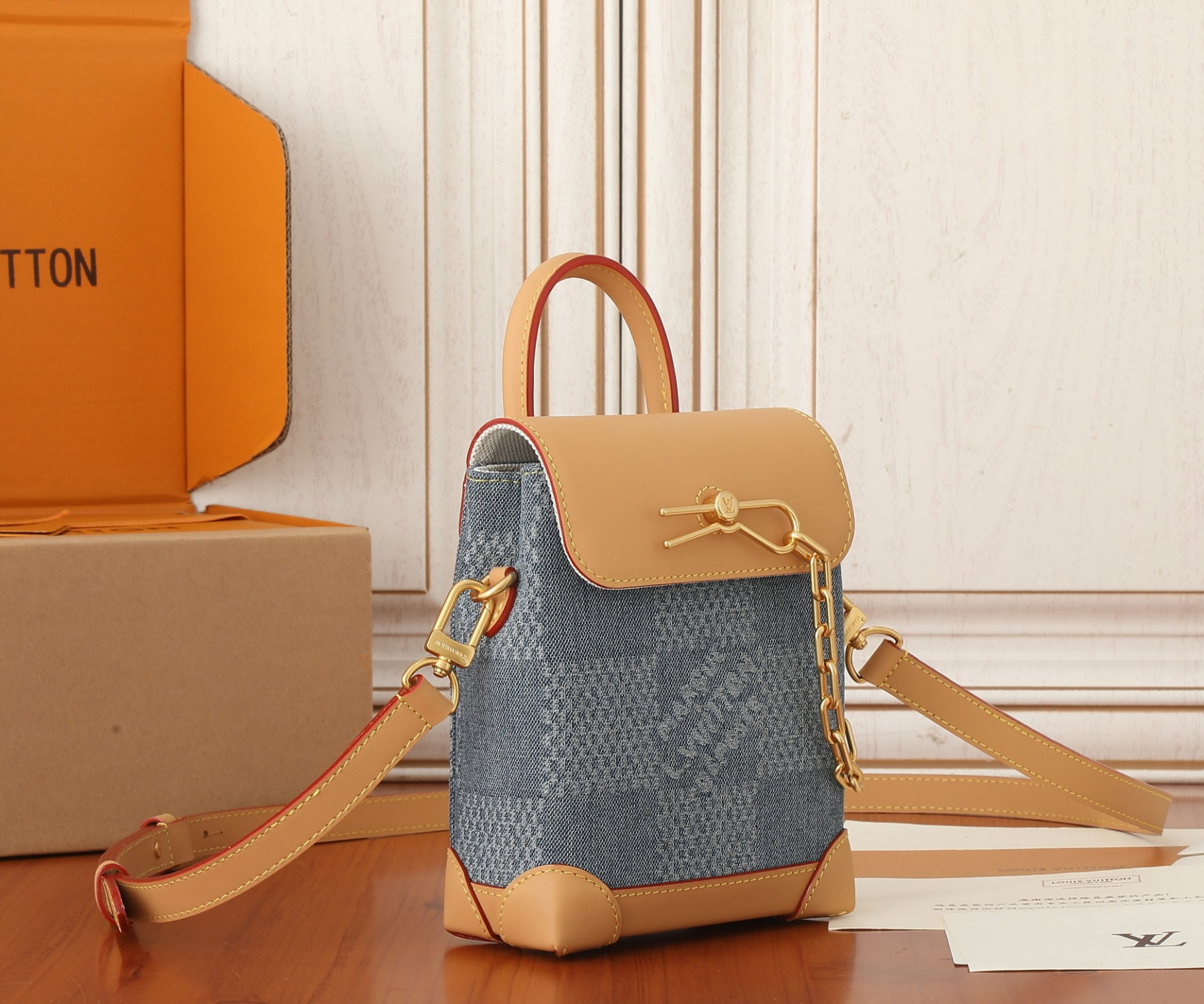 LV Nano Steamer N40751 5.9 x 7.1 x 2.8 inches