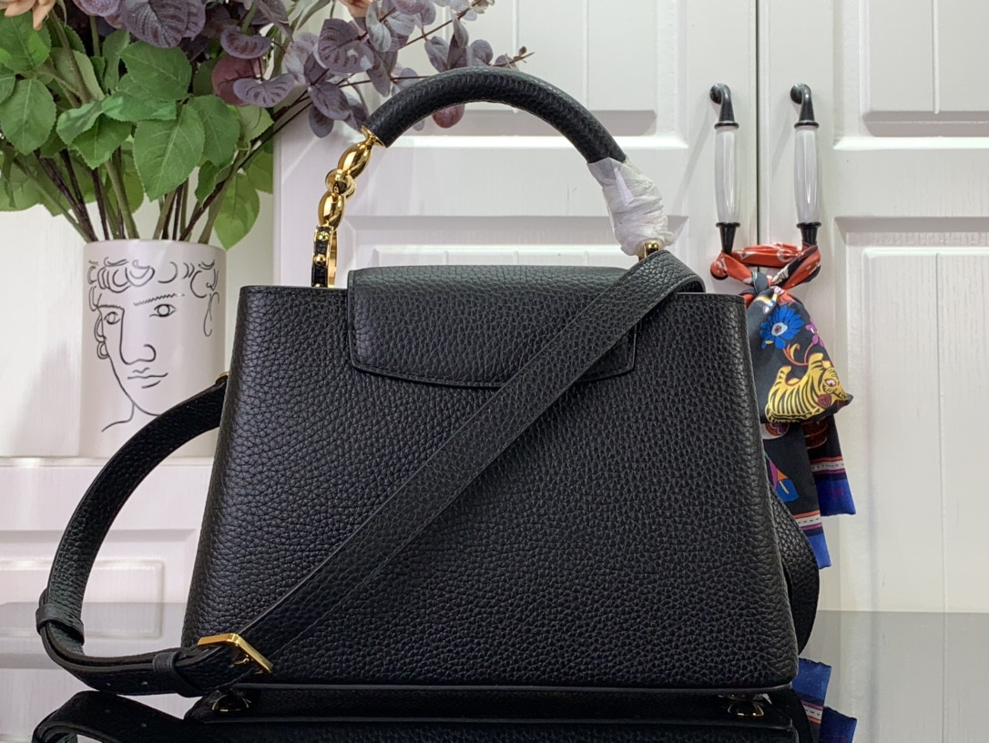 LV Capucines Mini M24698  27x18x9 cm