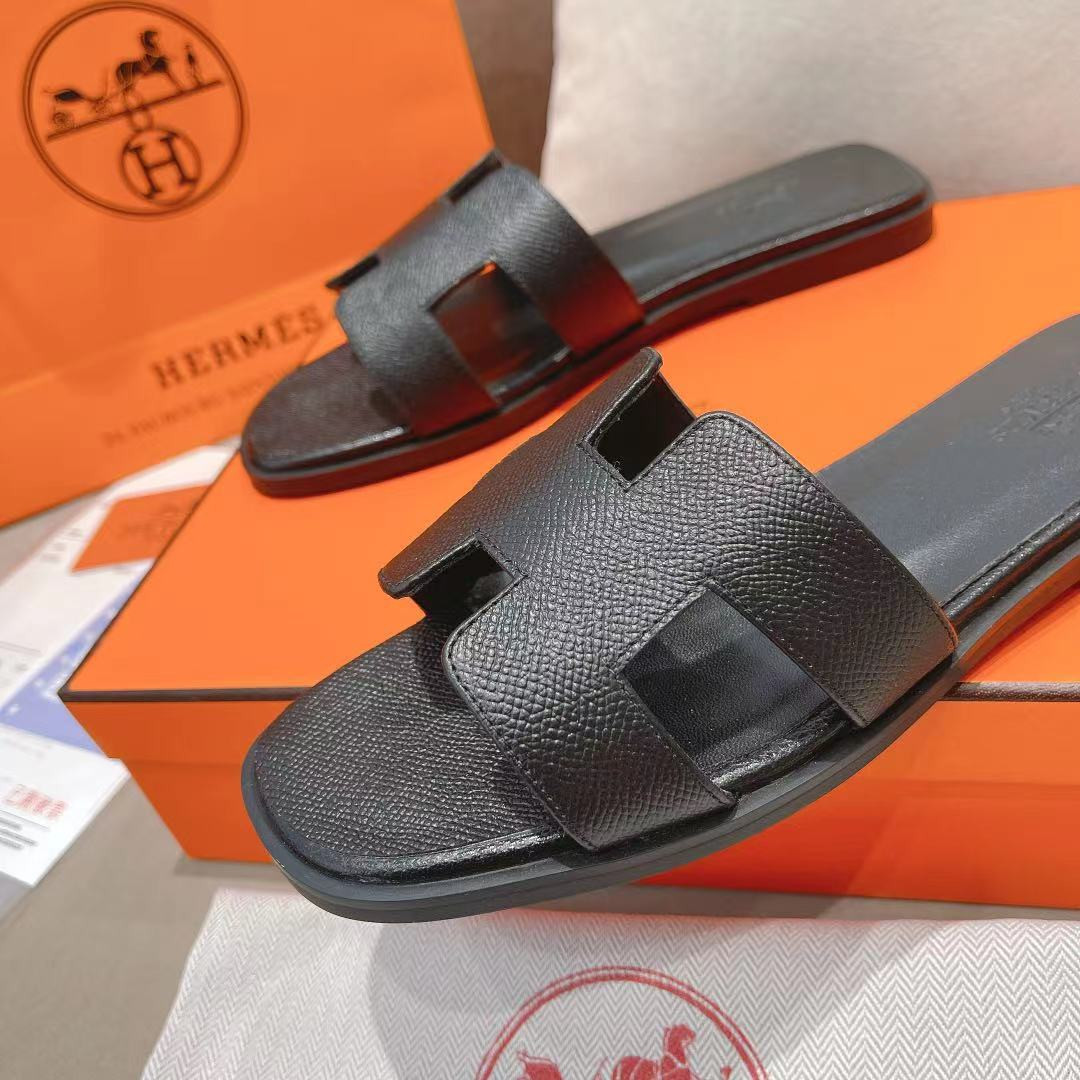 UA H**me5 Oran sandal