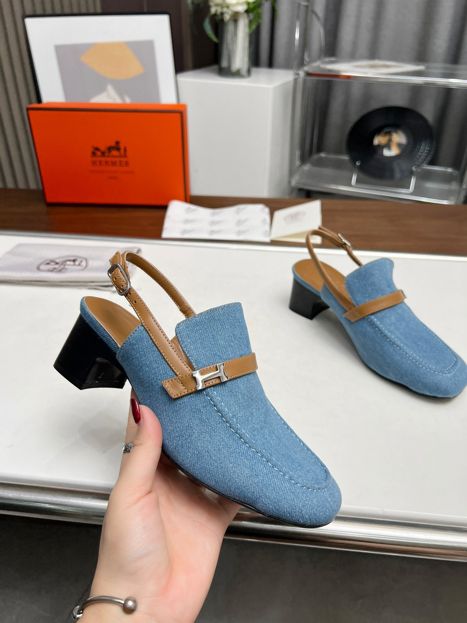 UA H**me5 Infinie 50 Pump