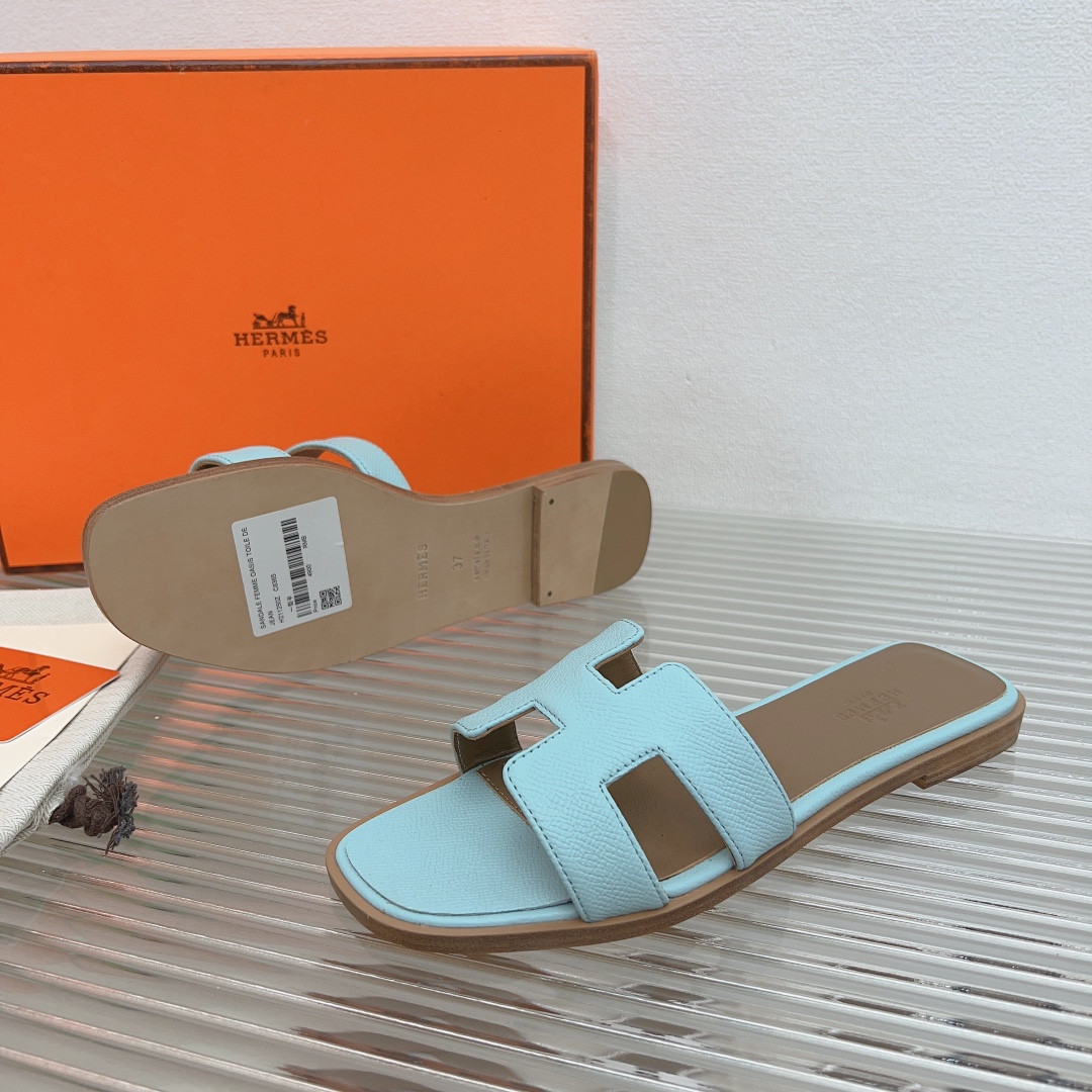 UA H**me5 Oran sandal