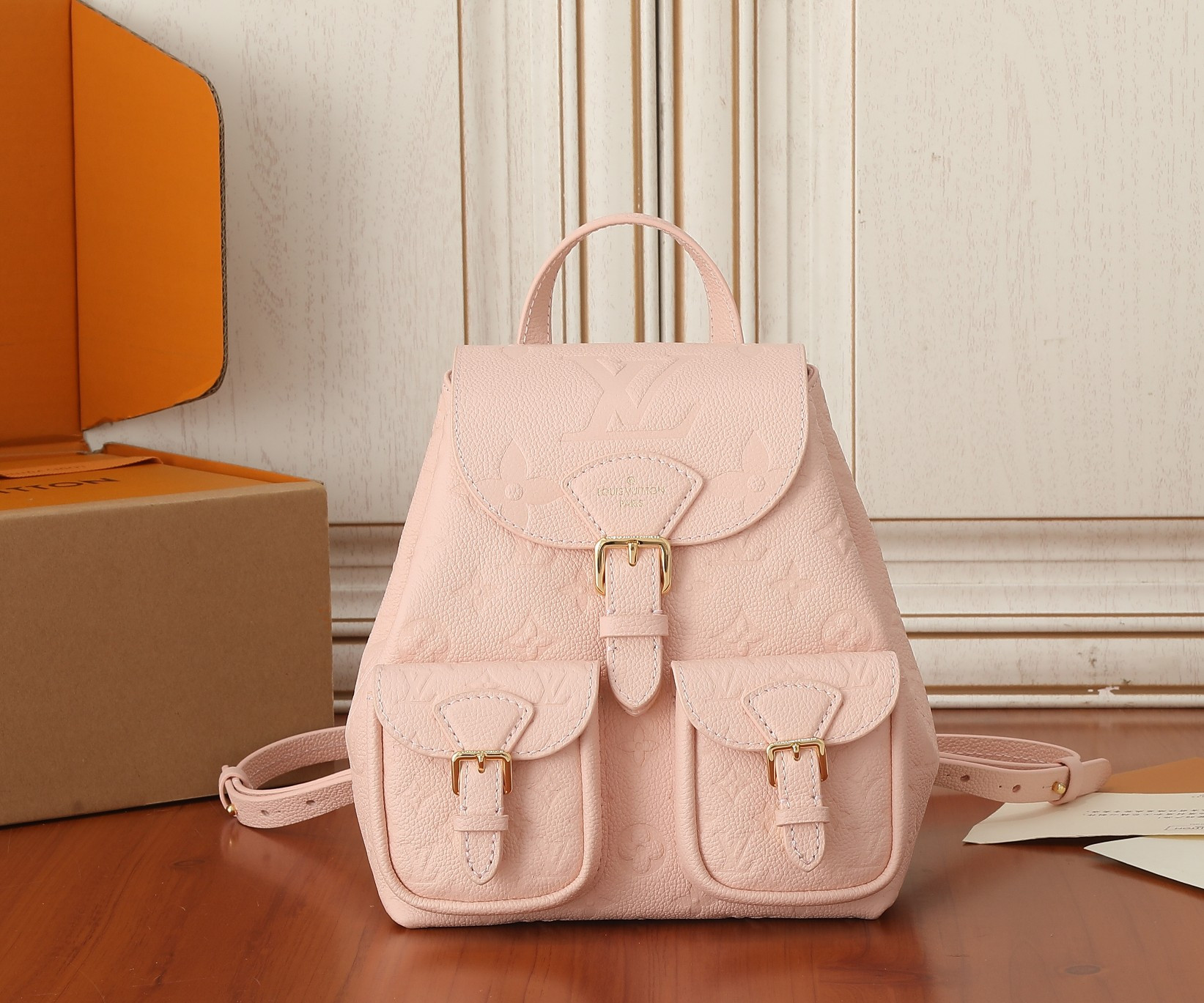 LV Backup M47074 7.9 x 8.7 x 5.5 inches