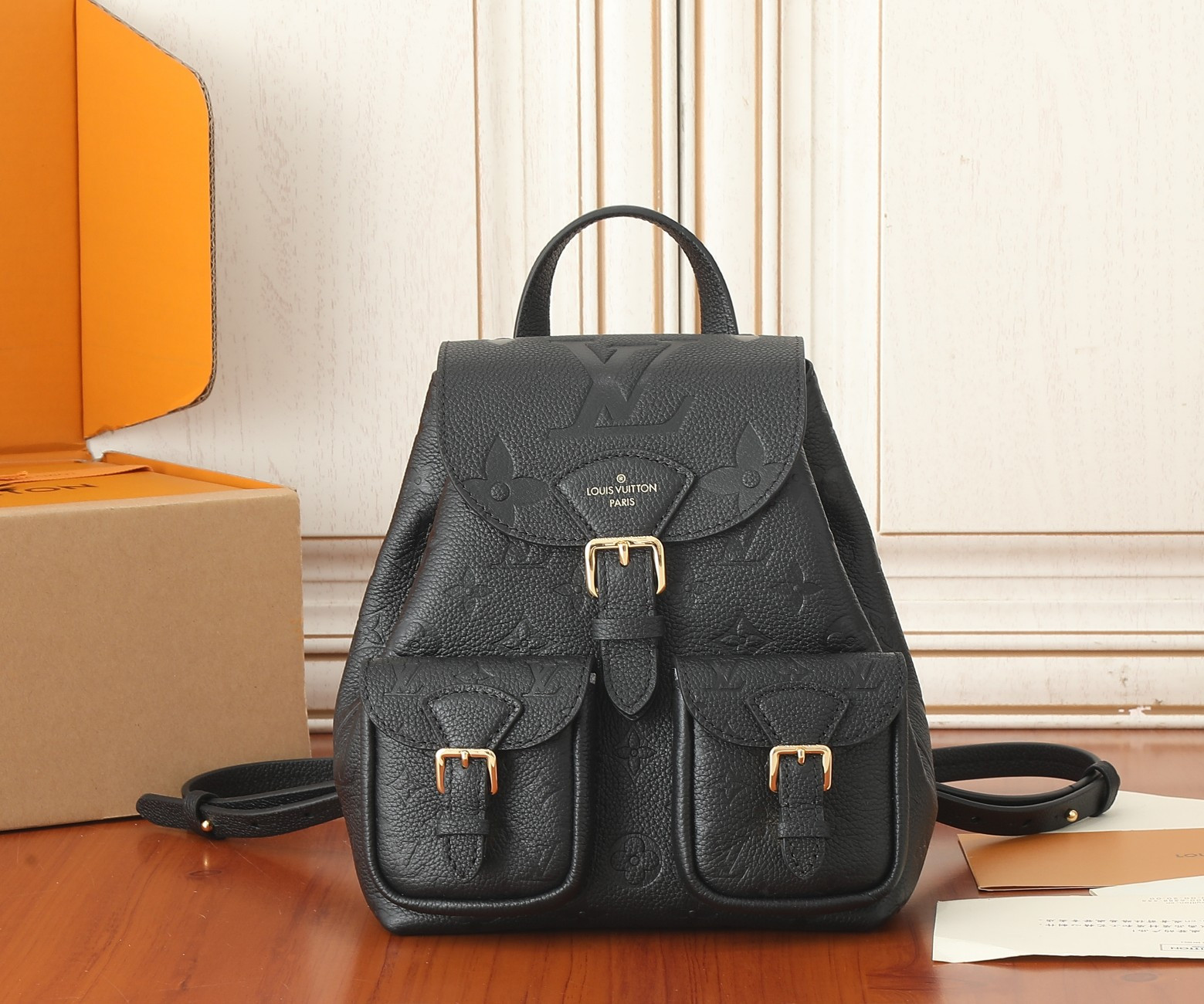 LV Backup M47072 7.9 x 8.7 x 5.5 inches
