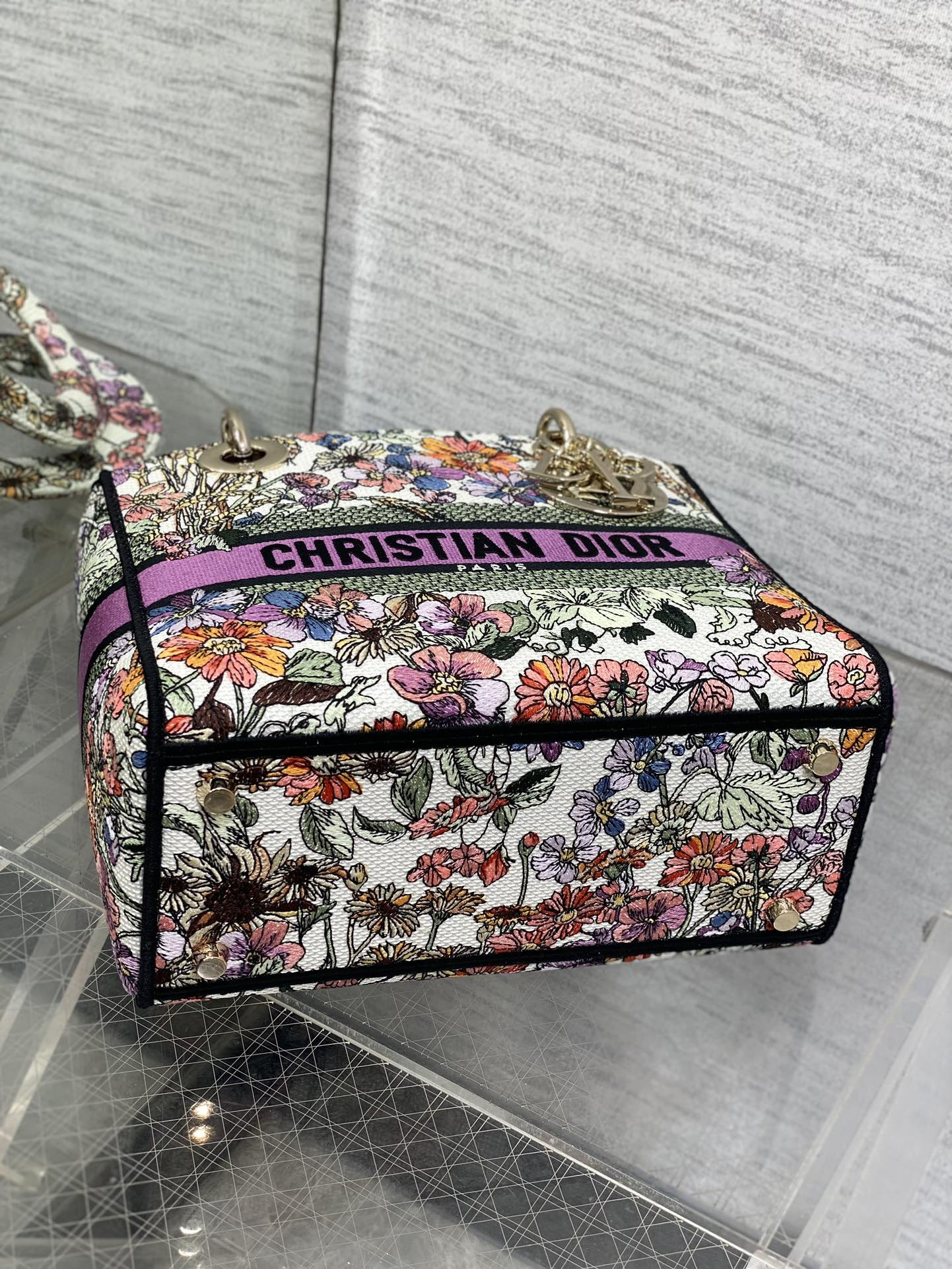 Medium Lady D10r Bag White Multicolor D10r 4 Saisons Été Embroidery 24 x 20 x 12 cm