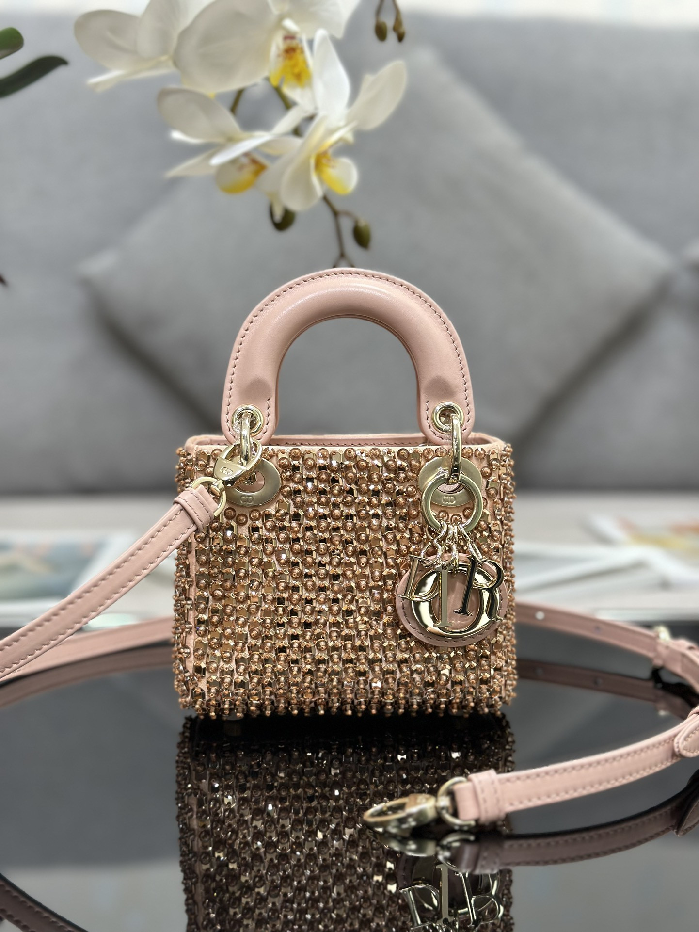 Lady D10r Ultra-Mini Embroidered Micro-Beads 12 x 10.2 x 5 cm